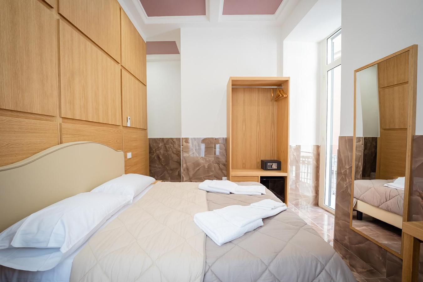 Pc Boutique H Napoli Centro, By Clapa Group Hotel Bagian luar foto