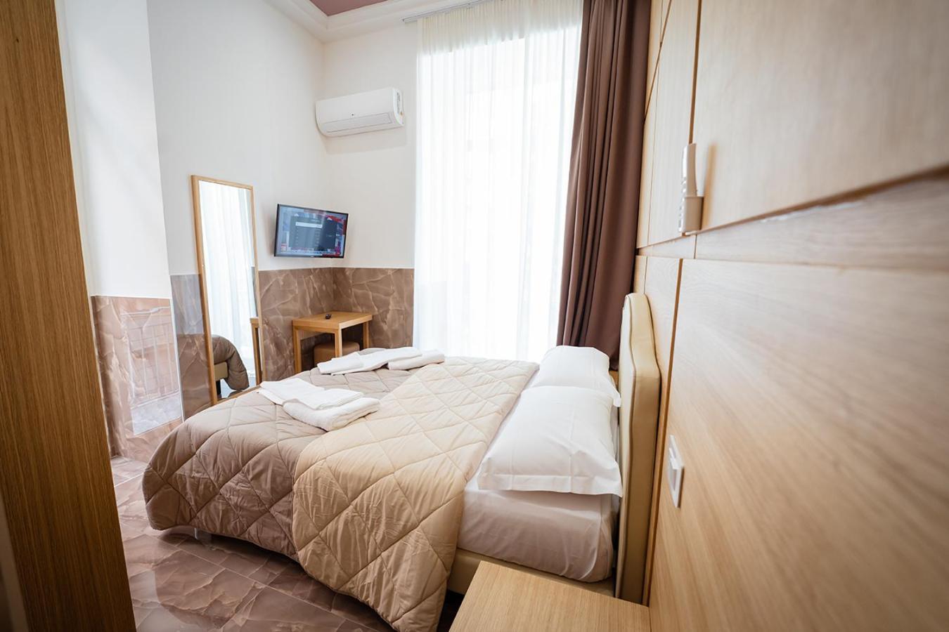 Pc Boutique H Napoli Centro, By Clapa Group Hotel Bagian luar foto